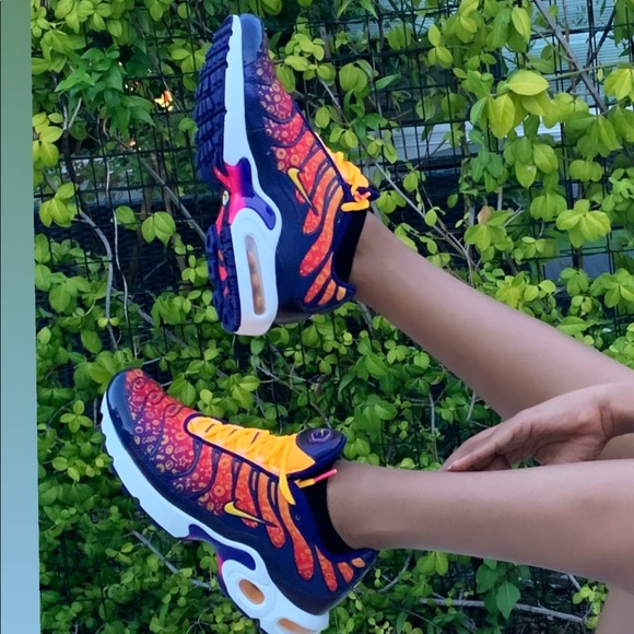 Nike Air Max Plus - Picture 2 of 6